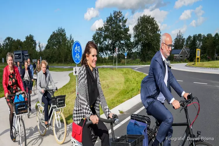 Minister van Infrastructuur en Waterstaat bezoekt verkeersveiligheidsprojecten De Fryske Marren