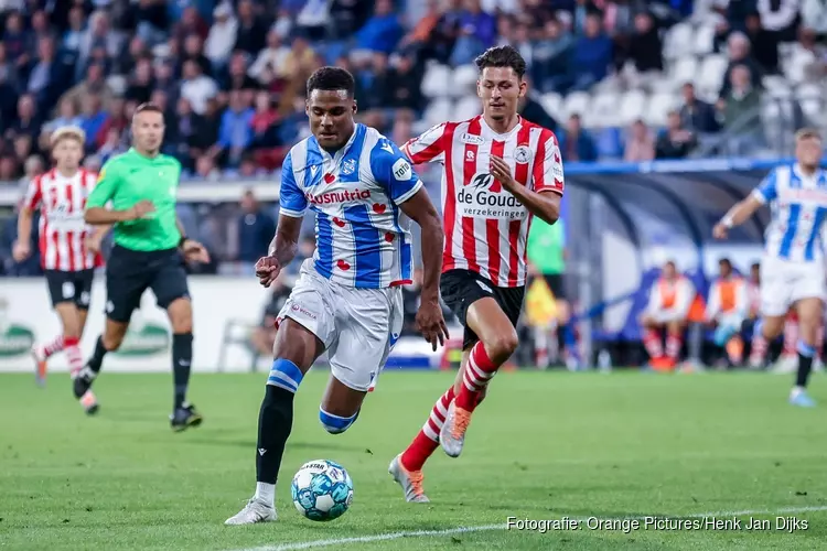 SC Heerenveen en Sparta geven elkaar niets toe op openingsdag