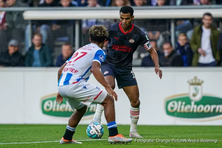 Gakpo schiet PSV naar winst op SC Heerenveen