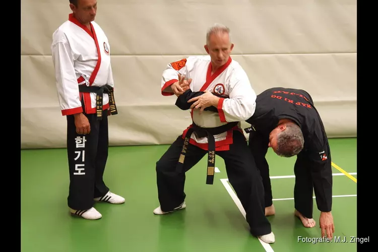 Wereldkampioen Zingel verzorgd zelfverdediging Hapkido in Sint Nicolaasga!