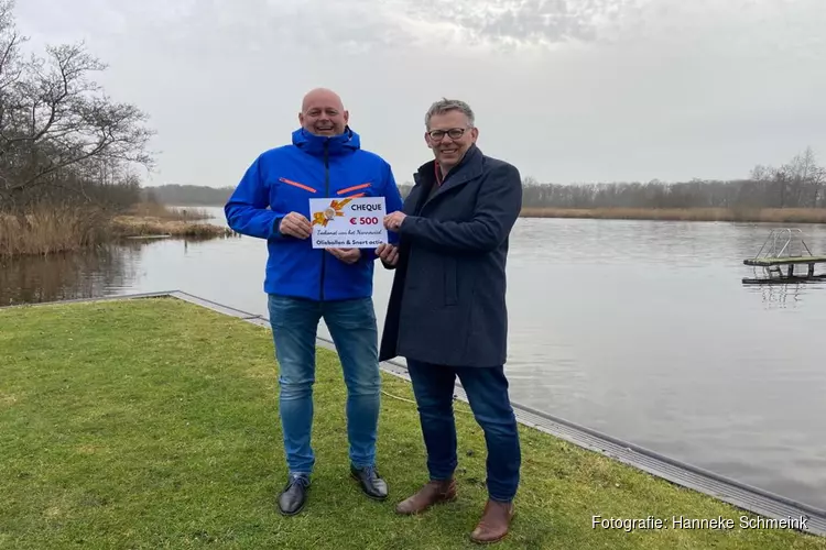 FC OHN steunt Stichting Nannewiid met cheque van 500 euro