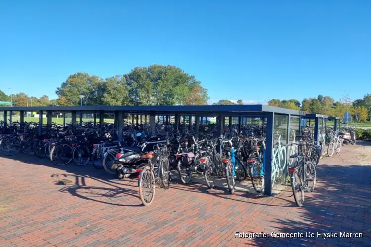 Fietsen gelabeld bij busstation Joure