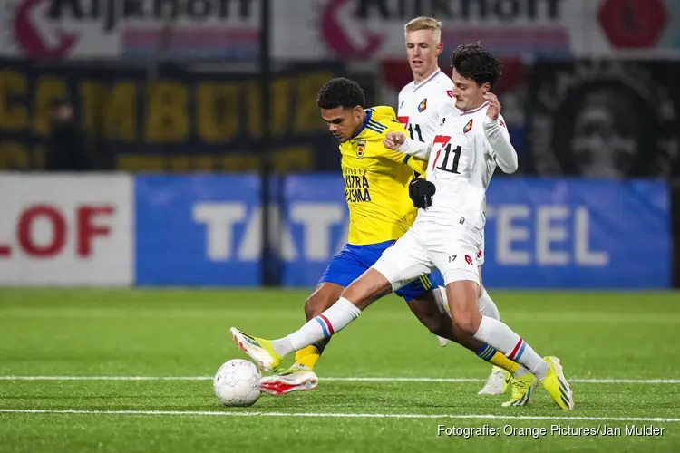 Telstar geeft voorsprong uit handen en speelt gelijk tegen SC Cambuur