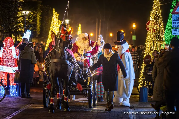 Lichtfestijn met mega kerstbomen en volop activiteiten in Joure